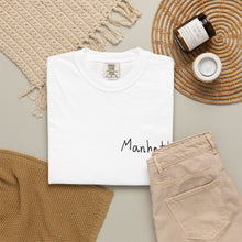 Cargar imagen en el visor de la galería, Manhattan Bridge Graphic T-Shirt — Minimal Cityscape Tee