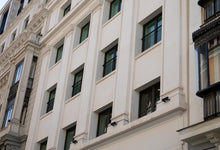 Laden Sie das Bild in den Galerie-Viewer, David Delgado Ruiz - [ #OffCommerce ] Four Seasons Hotel.