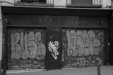 Laden Sie das Bild in den Galerie-Viewer, [ #OffCommerce ] Die Mauer.